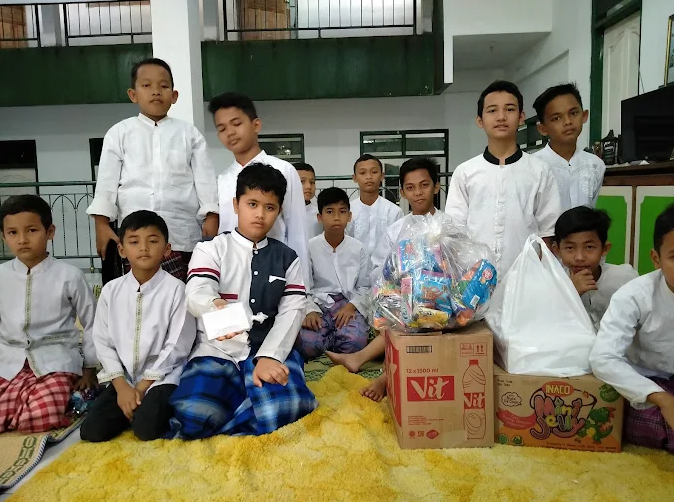 Anak-anak asuh dalam kegiatan keagamaan