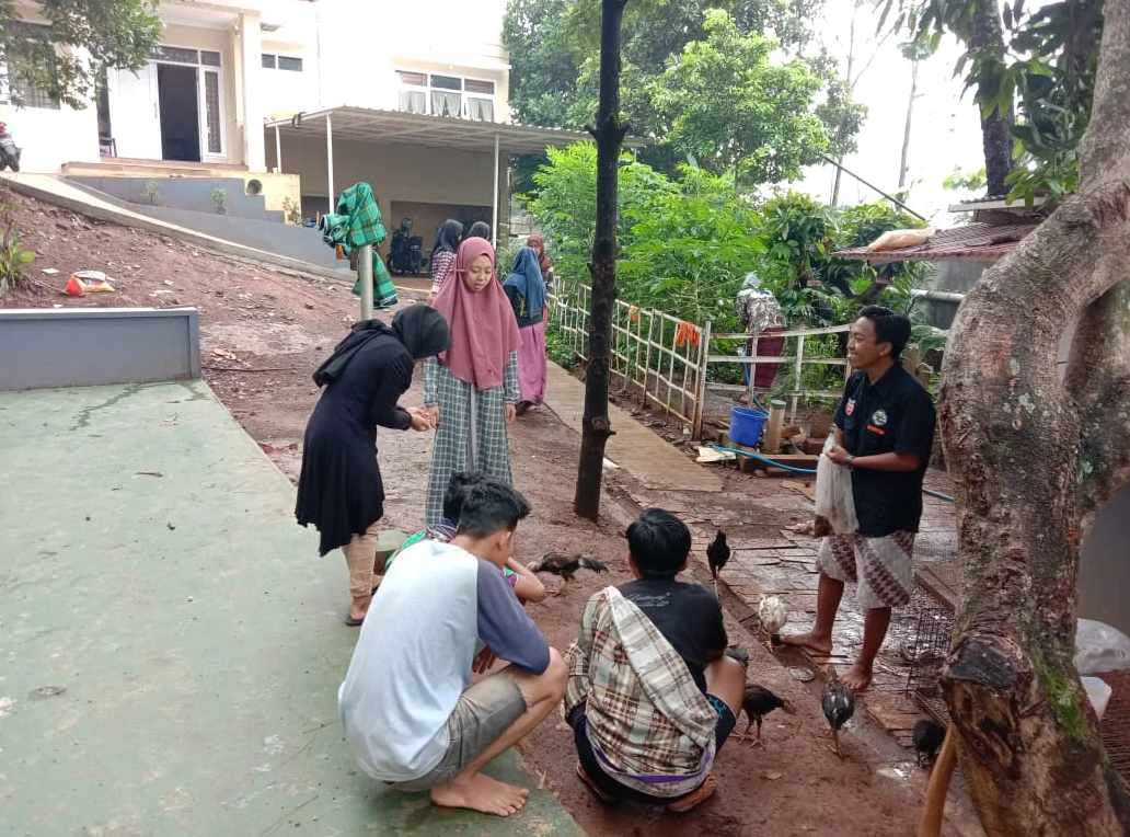 Aktivitas harian di lingkungan yayasan